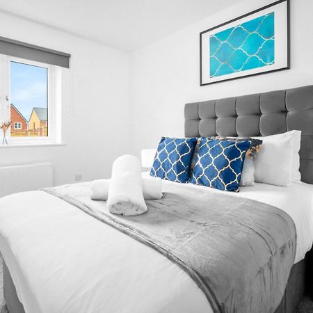 New 2 Bedroom Deluxe Apartment - Parking - Wifi & Netflix - Top Rated - 50C Cradley Heath Luaran gambar